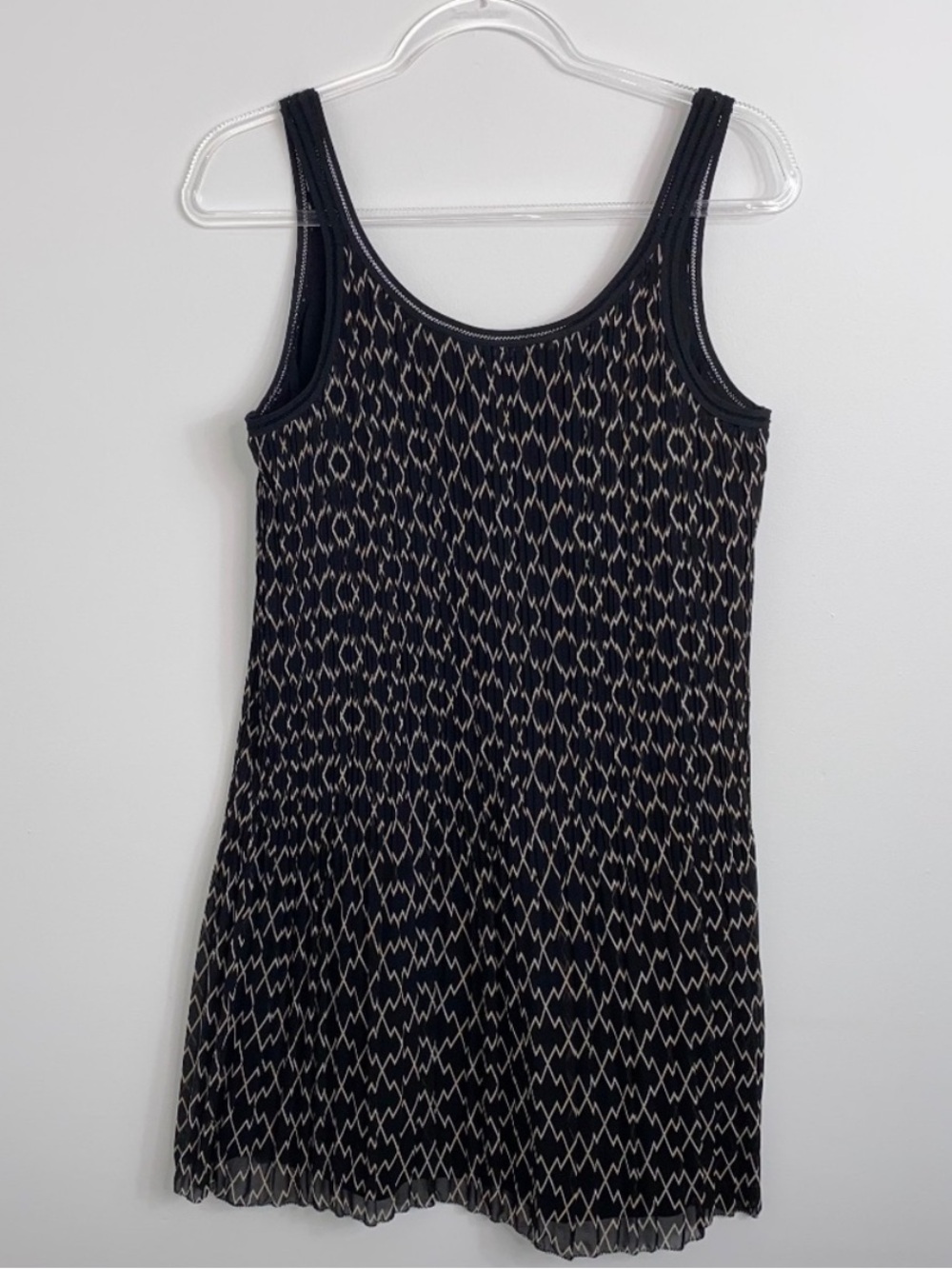 Club Monaco Sleeveless Pleated Lined Dress Size 6 Black Flowy